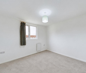 2 bedroom semi-detached house to rent - Photo 3