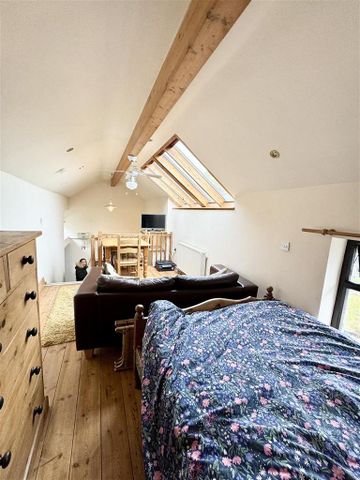 1 bedroom barn conversion to rent - Photo 2