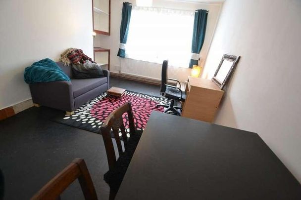 Hunmaby Avenue, Hulme, Manchester, M15 - Photo 1