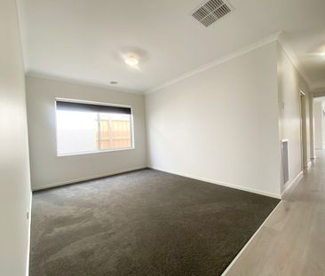 Conveniently situated near Hume Anglican Grammar Donnybrook! - Photo 2