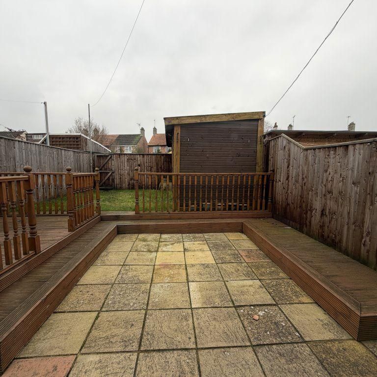 3 bedroom terraced house to rent - Photo 1