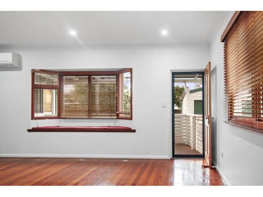18 Lucinda Street, Gwynneville, NSW 2500 - Photo 1