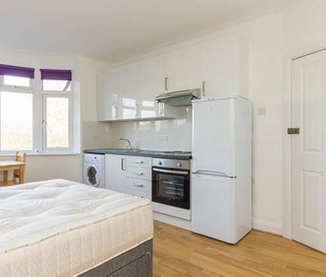 Studio to rent - Photo 2