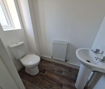 Thompson Terrace, Doncaster, Askern - Photo 6