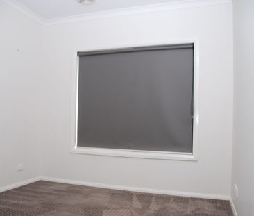 FOUR BEDROOM HOME IN DELARAY ESTATE - Photo 3