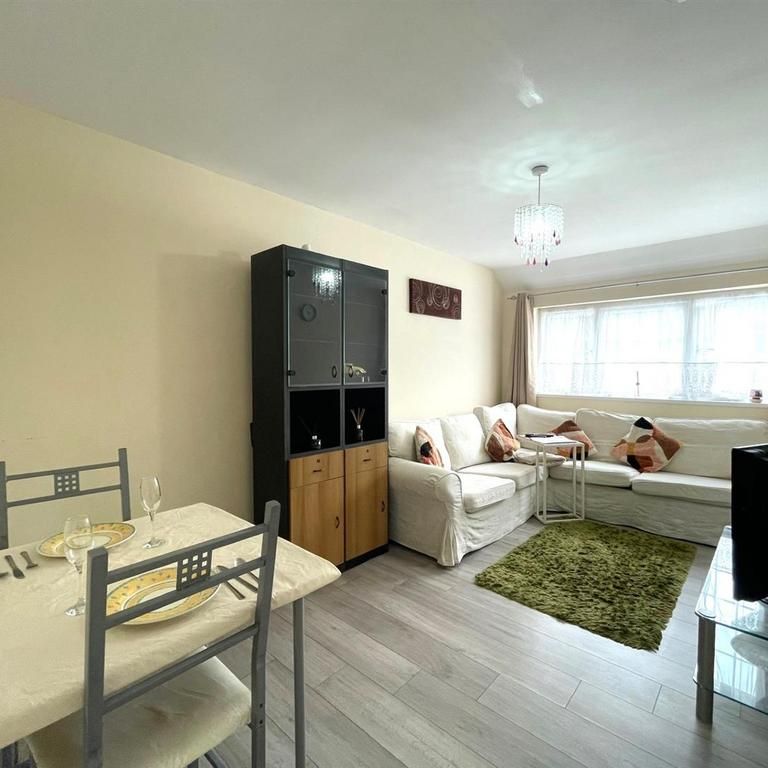 1 bedroom flat to rent - Photo 1