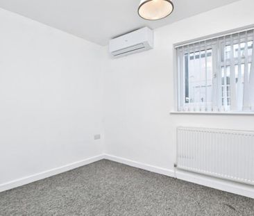 Immaculately presented two-bedroom double flat in the heart of Bedm... - Photo 5