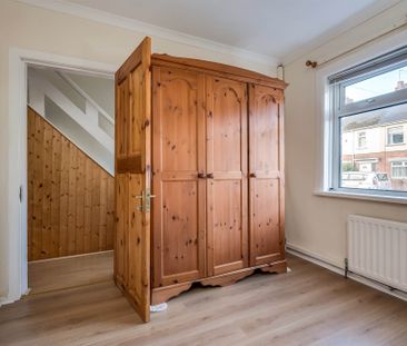 28 Sunnyside Drive, Belfast, BT7 3DX - Photo 4