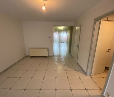 Ongemeubeld appartement met 2 ruime slaapkamers, op de Lippenslaan. - Foto 4