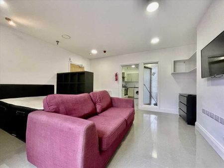Studio to rent - Photo 2