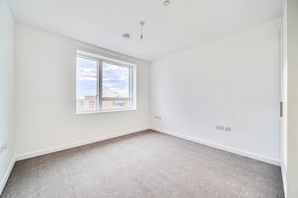 Mast Street, Barking, IG11 - Photo 1