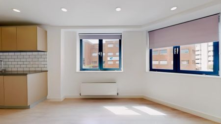 1 Bed 1 Bath - Photo 3