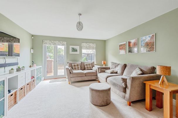 4 bedroom terraced house to rent - Photo 1