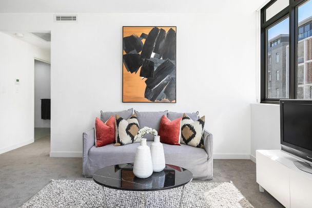 Executive living in parklands setting - Photo 1