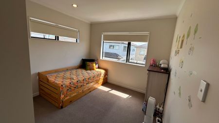 Spacious 4-Bedroom Family Home in Prime Ormiston Location - Photo 4