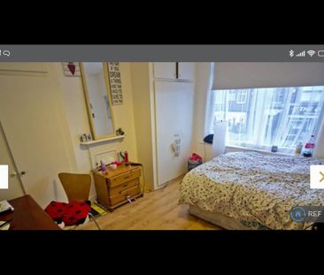 4 bedroom semi-detached house to rent - Photo 2