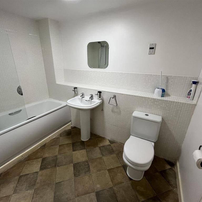 2 bedroom house to rent - Photo 1