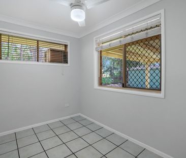 TIDY LOW SET HOME, SIDE ACCESS, SHED IN POPULAR CLINTON! - Photo 5