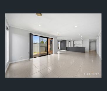 202 Learmonth Rd, Wendouree, Vic 3355 - Photo 5