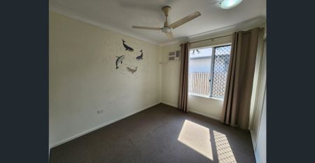 Charming Family Home in the Heart of Kirwan - Photo 4