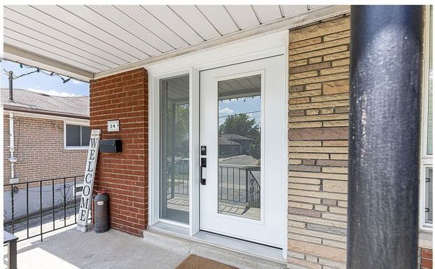 For Lease - 24 Hucknall Road Unit# Main Floor, Toronto, Ontario - Photo 1