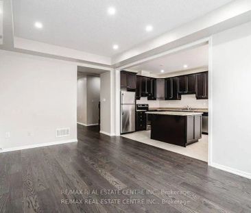 989 FARMSTEAD DRIVE - Photo 2