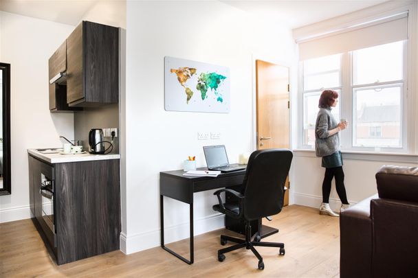 The Bruce Building, Newcastle Upon Tyne - Photo 1