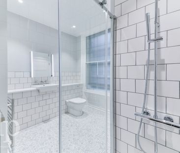 Flat, Carnaby Street, Soho, W1F - Photo 1