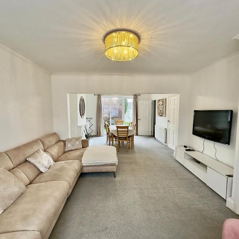 3 bedroom semi-detached house to rent - Photo 1