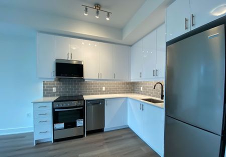 For Lease - 2343 Khalsa Gate Unit# 420, Oakville, Ontario - Photo 2