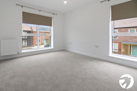 3 bedroom semi-detached house to rent - Photo 4