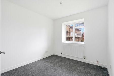 Available from 23/02/2026 - Photo 3