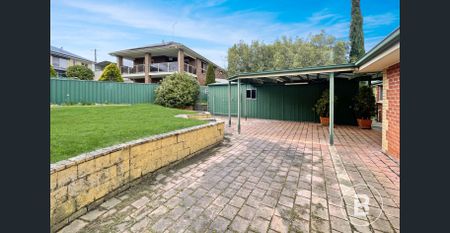 CHARMING THREE BEDROOM HOME IN A QUIET LOCATION - Photo 4