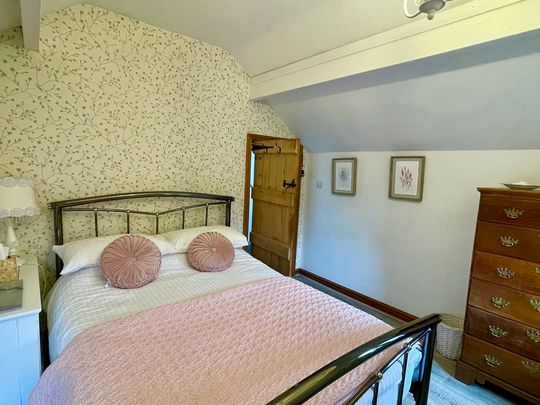 4 bedroom detached to let - Photo 1