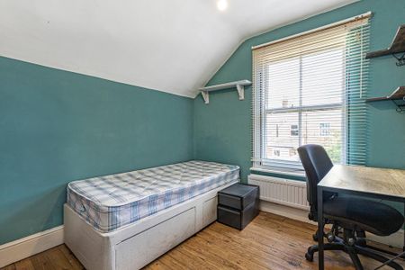 4 bedroom terraced house to rent - Photo 2