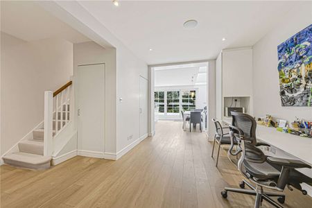 Five bedroom family house on the tree lined Hamilton Terrace. - Photo 4
