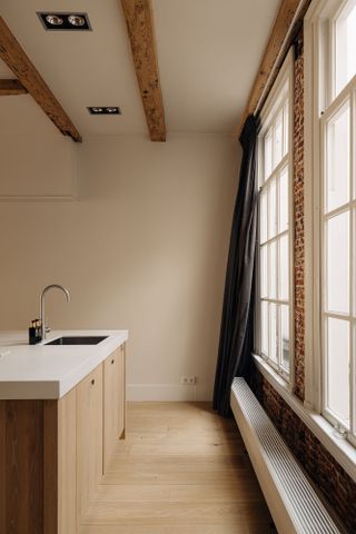 Appartement te huur: Nieuwezijds Voorburgwal 159-B 1012 RK Amsterdam - Photo 2