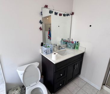 For Lease - 188 Willow Park Drive, Brampton, Ontario - Photo 2