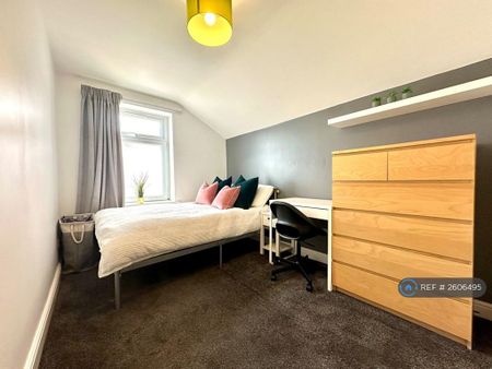 4 bedroom terraced house to rent - Photo 4