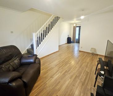 4 Steeple Gardens, Addlestone - 2 bedrooms Property for lettings - ... - Photo 1