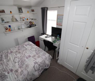 Room For Rent Collins Terrace, Pontypridd - Photo 3