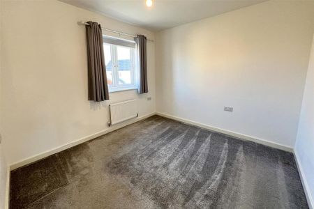 3 bedroom semi-detached house to rent - Photo 4