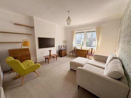 3 bedroom flat to rent - Photo 2