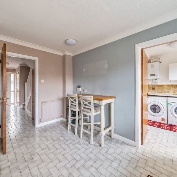 Amis Avenue, Addlestone, Surrey, KT15 - Photo 1