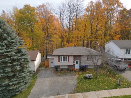 For Lease - 830 Birchwood Drive, Midland, Ontario - Photo 3