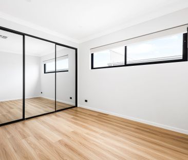 Contemporary Family Living with Space to Entertain - Photo 4