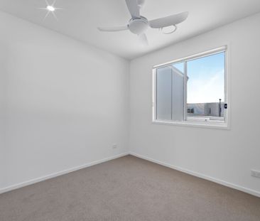 Townhome with Ducted AC - Modern Comfort & Lifestyle Appeal - Photo 2