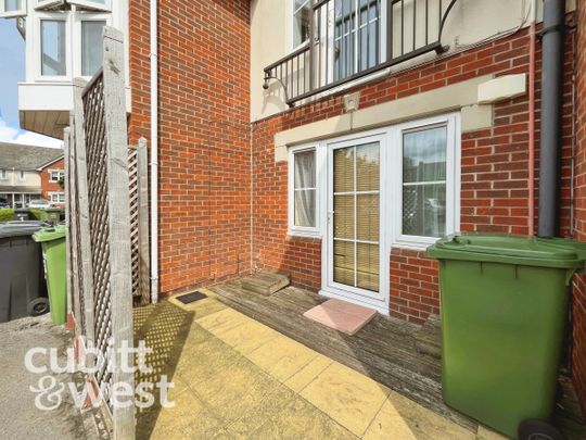 2 bedroom maisonette to rent - Photo 1