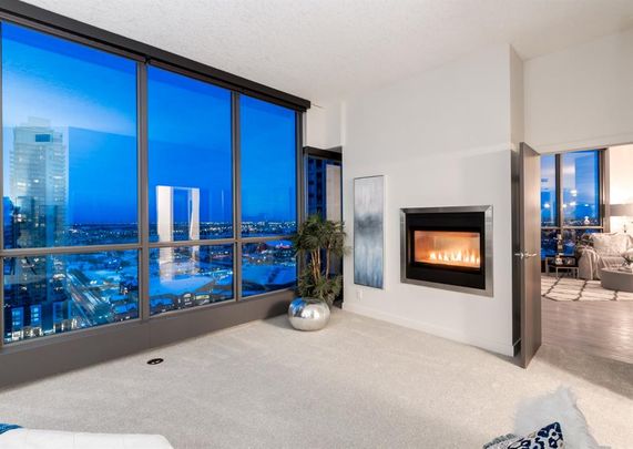 Luxury Living With Unmatched Views: 2 Bed Sub Penthouse. - Photo 1