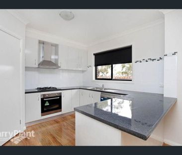 1/52 Cambrian Way, Melton, Vic 3337 - Photo 3